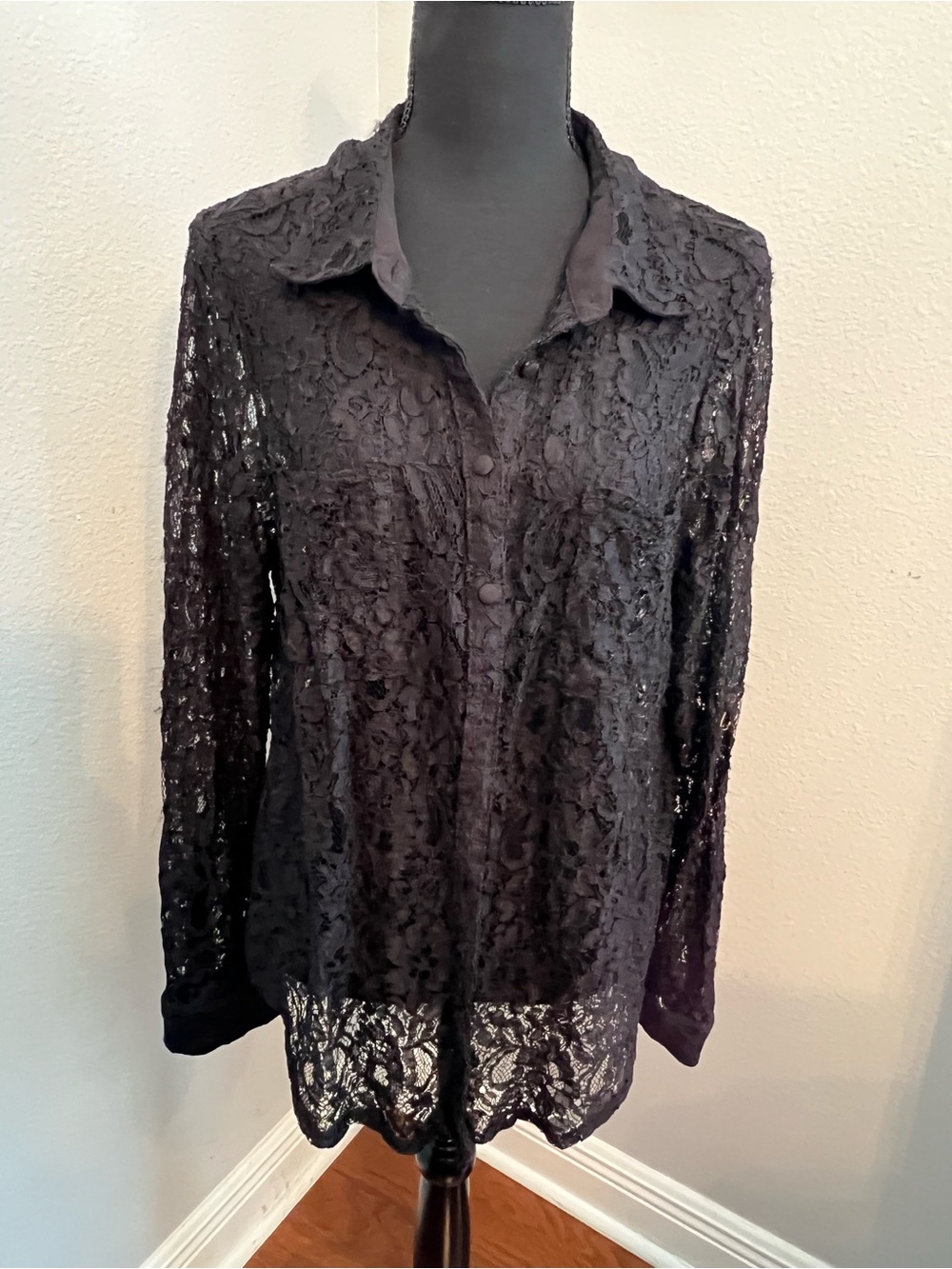 Torrid Black Sheer Jacquard V-Neck Blouse Size 2 (18/20)